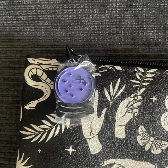 Ipsy bag - Picture 2 of 2